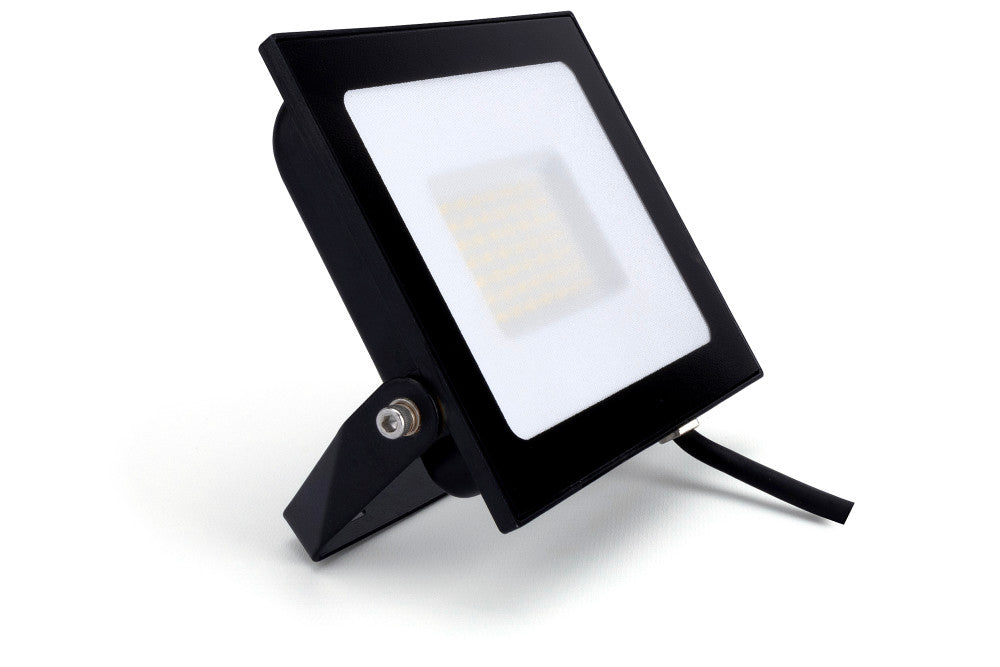 COMPACT SLIM FLOODLIGHT 50W 5000LM 4000K 120 BEAM 100LM/W IP65 IK08 INTEGRAL LED BLACK (ILFLE021)