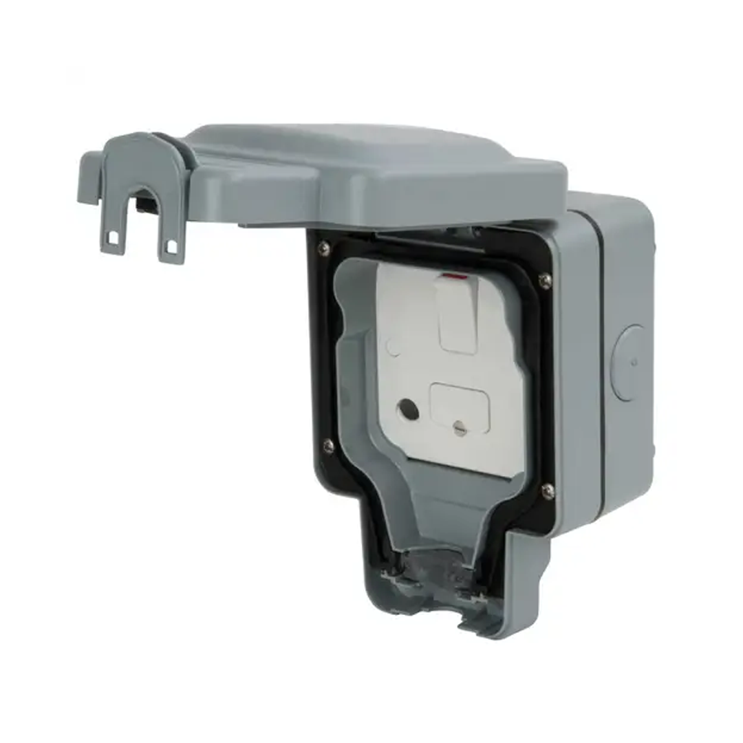 MK Electric - K56410GRY - Masterseal Plus 1 Gang 13A IP66 Switched Fused Spur Connection Unit Grey - product image